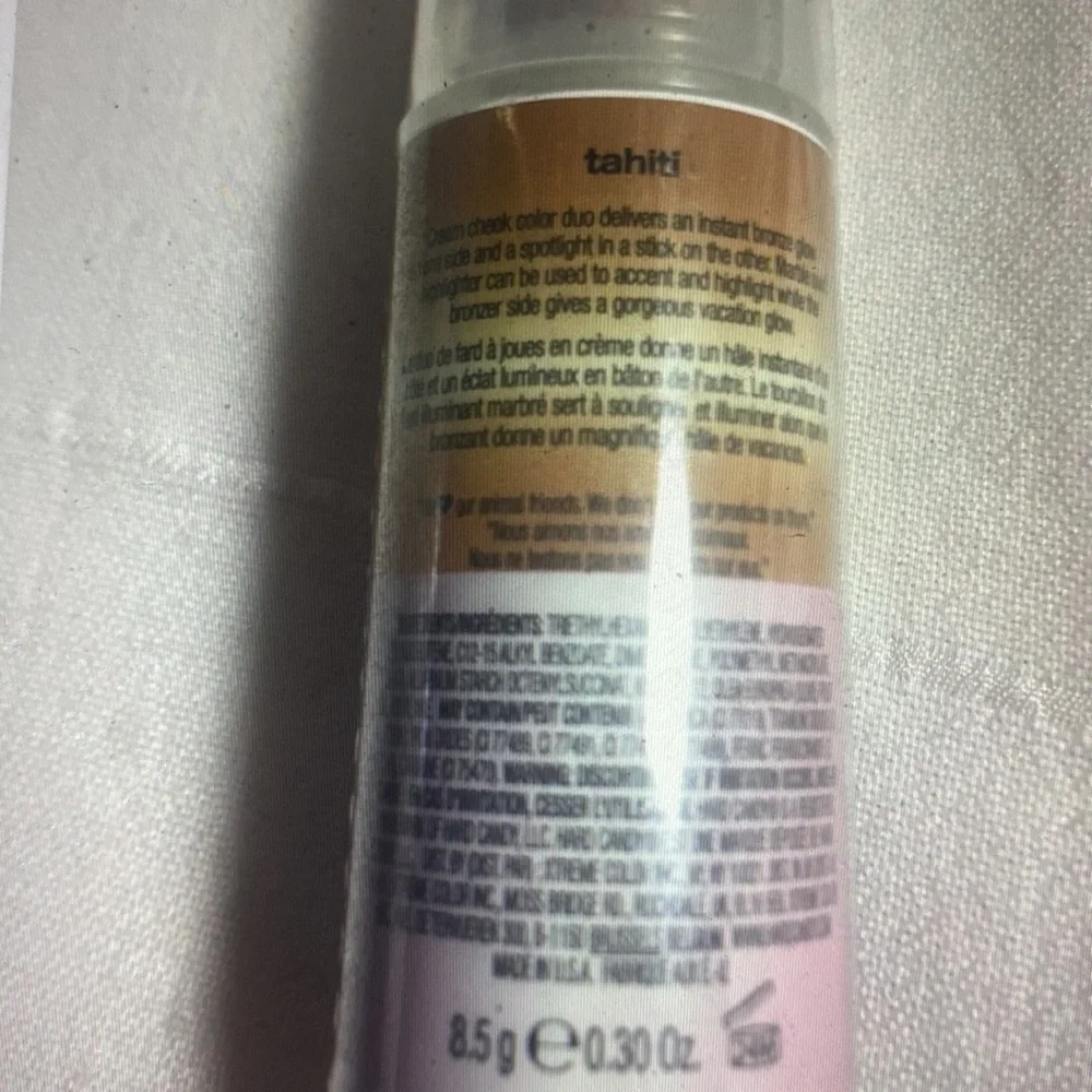 Hard Candy Glow Away highlighter & Bronzer 443